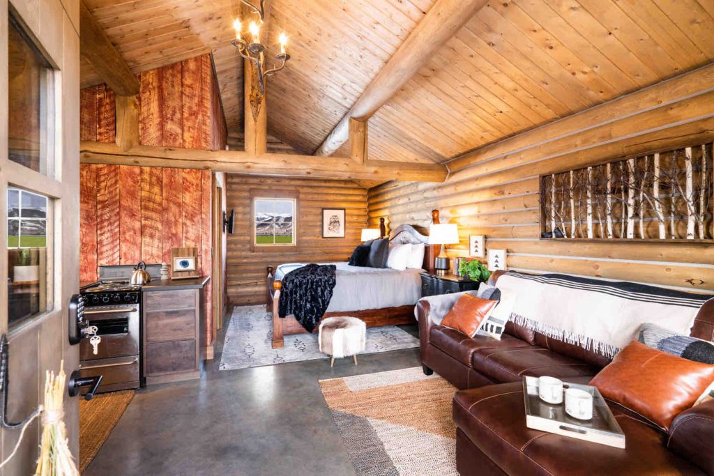 Lodging copper rose ranch